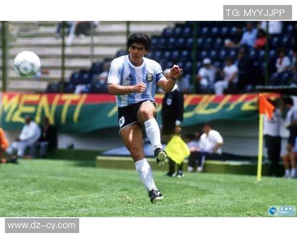 足球巨星齐聚一堂合影留念精彩瞬间尽在此模板中